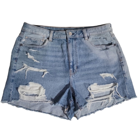 American Eagle Outfitters Pants - American Eagle Mom Jean Shorts Size 12